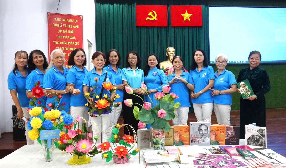 Phụ nữ TPHCM "viết những câu chuyện đẹp" mừng sinh nhật Bác- Ảnh 6.