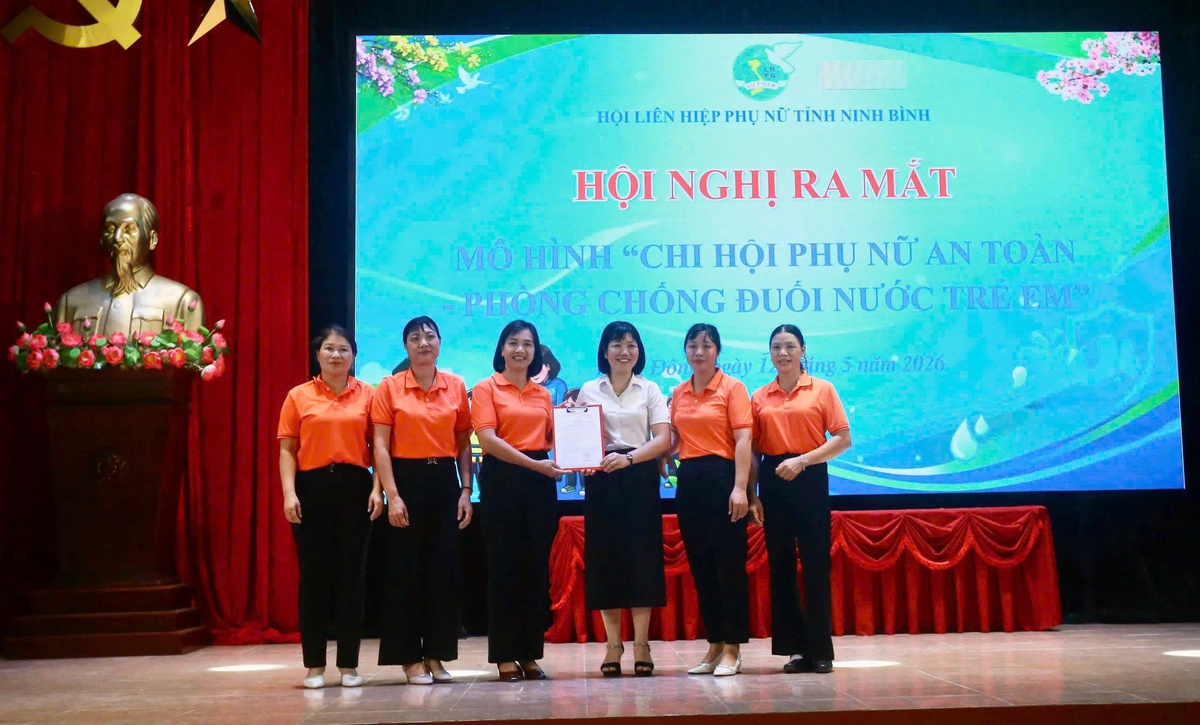 Ninh Bình: Ra mắt mô hình "Chi hội phụ nữ an toàn - phòng chống đuối nước trẻ em"- Ảnh 1.