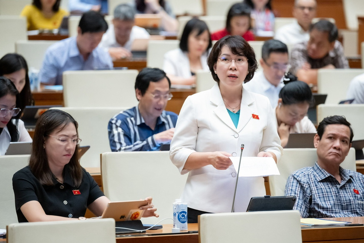 Diễn đàn "Xin đừng đánh con!": Làm mẹ là một hành trình học hỏi, không phải bản năng hoàn hảo ngay từ đầu- Ảnh 1.