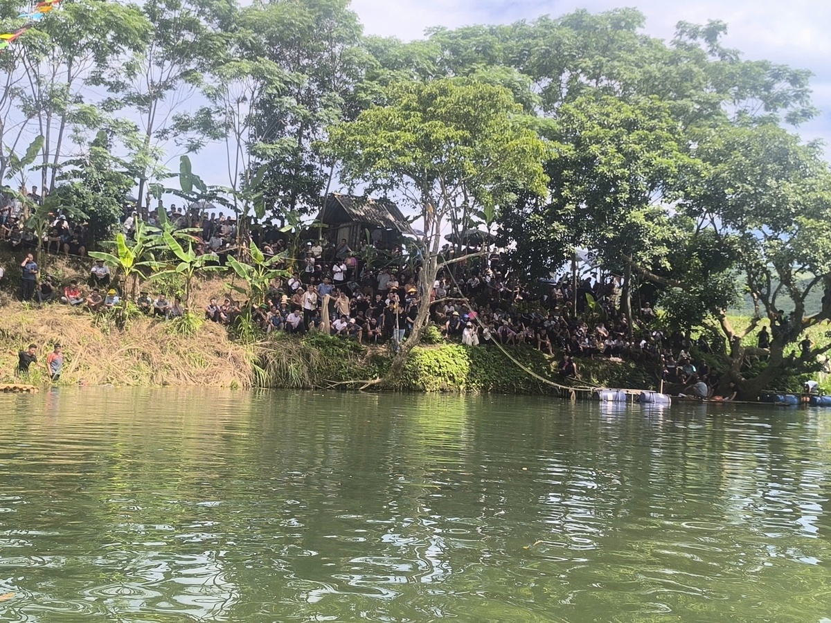Đồng bào dân tộc Mường nô nức trẩy hội Đánh cá suối truyền thống- Ảnh 6.