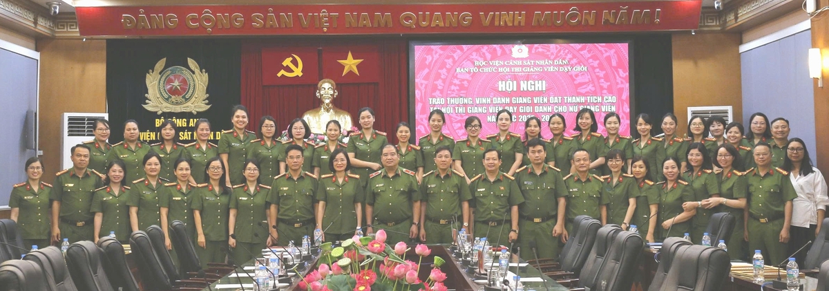 Khen thưởng các nữ giảng viên đoạt giải Hội thi dạy giỏi Học viện Cảnh sát nhân dân- Ảnh 3.