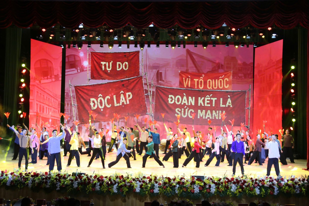 Thủ tướng Lê Minh Hưng trao danh hiệu Anh hùng Lực lượng vũ trang nhân dân tặng Công an Hải Phòng- Ảnh 7.