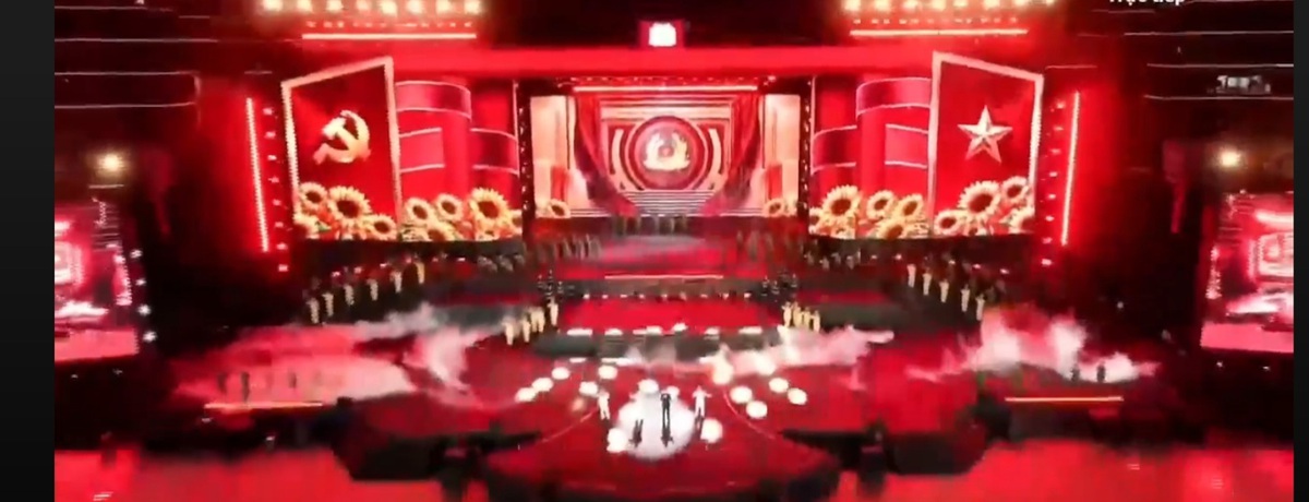 Đêm Gala "Tổ quốc bình yên - Hải Phòng rực sáng"- Ảnh 1.