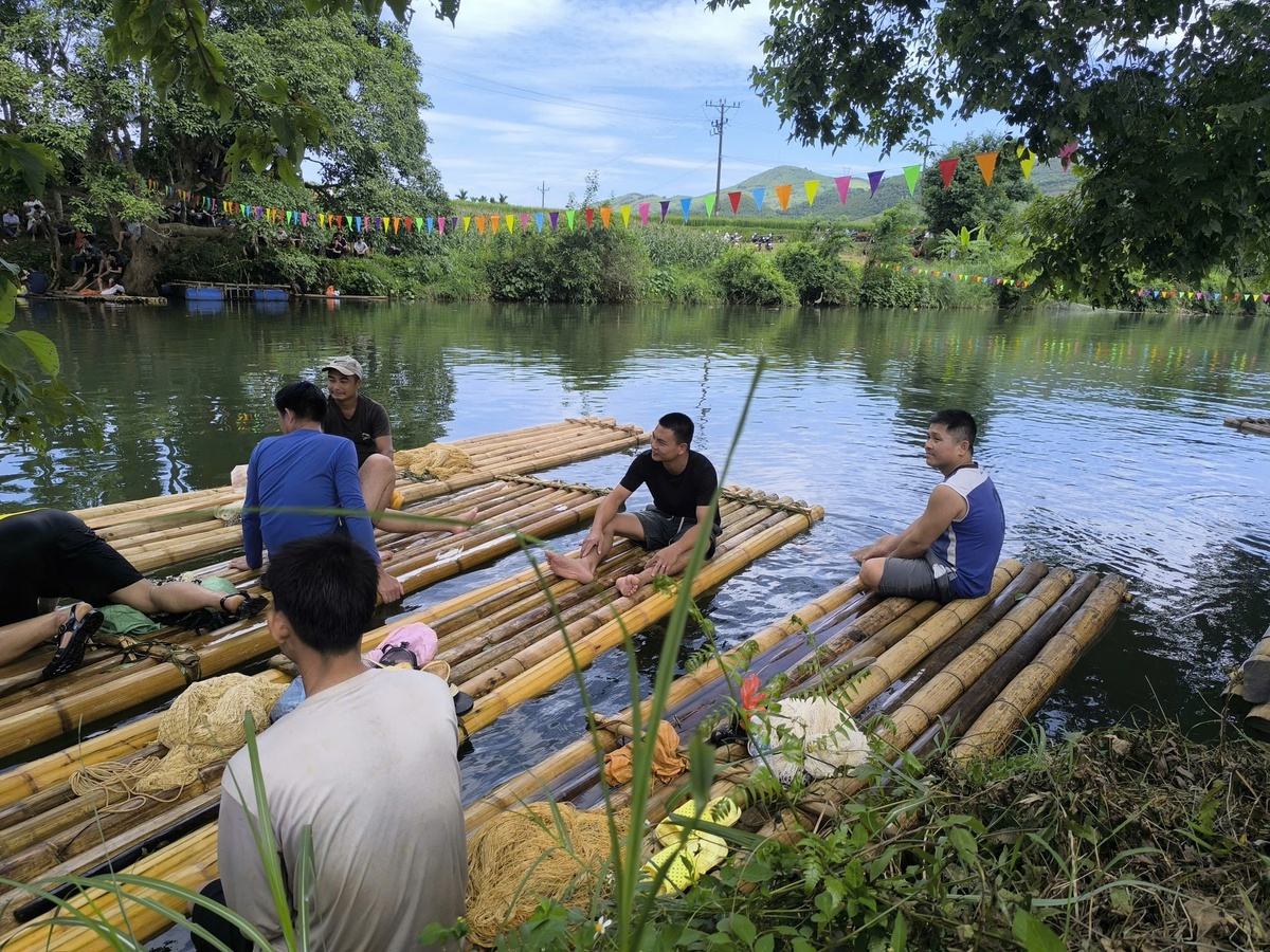 Chùm ảnh: Mục sở thị đồng bào Mường trổ tài đánh bắt cá suối- Ảnh 3. Chùm ảnh: Mục sở thị đồng bào Mường trổ tài đánh bắt cá suối- Ảnh 3.