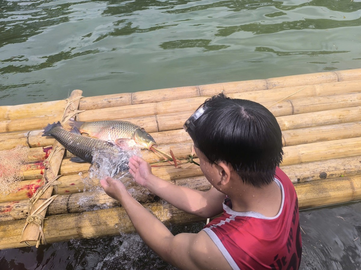 Giữ màu xanh cho lễ hội bên dòng suối Tló - Ảnh 4.