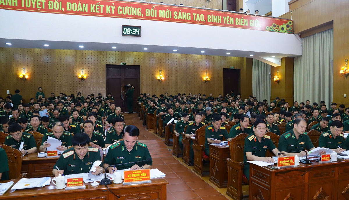 Khen thưởng tập thể, cá nhân xuất sắc thực hiện chính quyền địa phương 2 cấp trong Bộ đội Biên phòng- Ảnh 4.