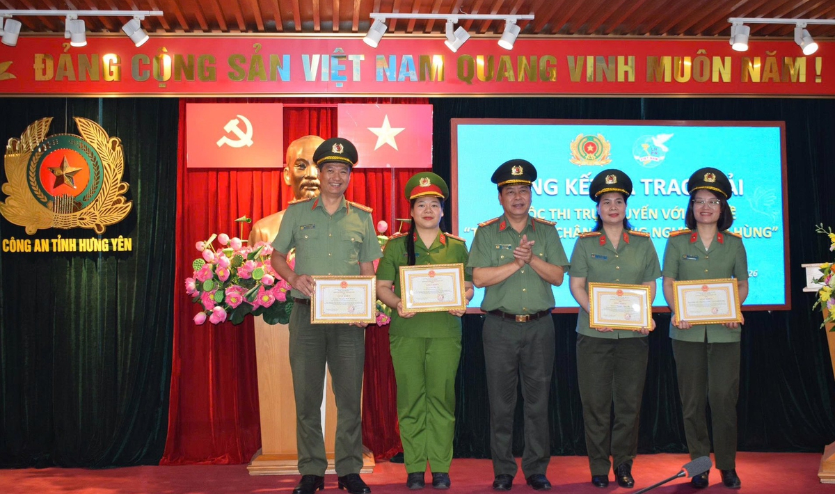 Hội Phụ nữ Bộ Công an dâng hương tri ân Anh hùng Liệt sĩ Bùi Thị Cúc- Ảnh 3.
