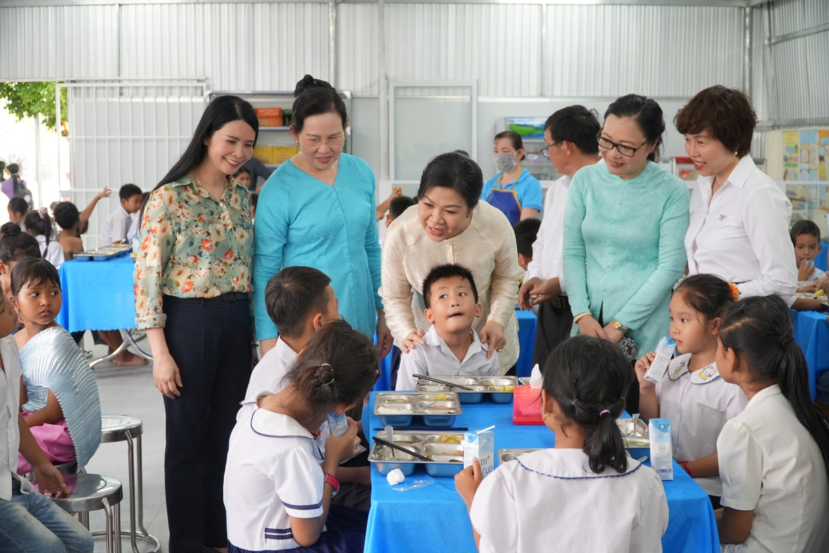 Những bữa ăn học đường góp phần vun đắp tương lai- Ảnh 5.