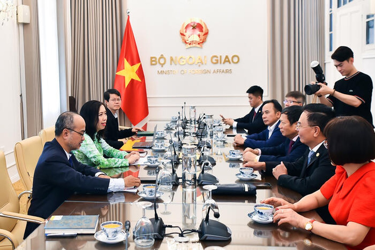 Gặp gỡ Đoàn kiều bào Ủy viên Ủy ban Trung ương Mặt trận Tổ quốc khóa XI- Ảnh 1.