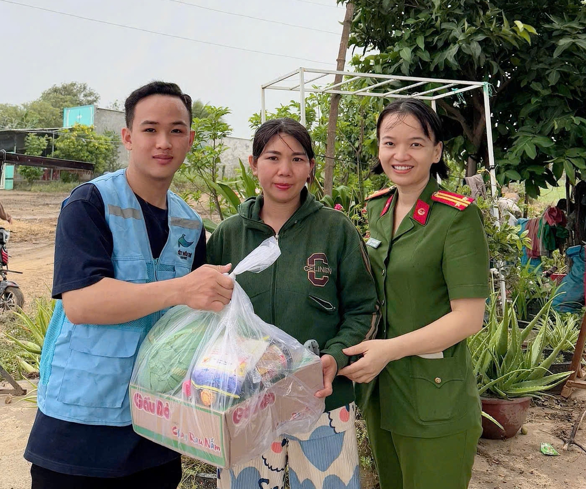 2 nữ cán bộ Công an cơ sở thầm lặng cống hiến vì bình yên cuộc sống- Ảnh 1.