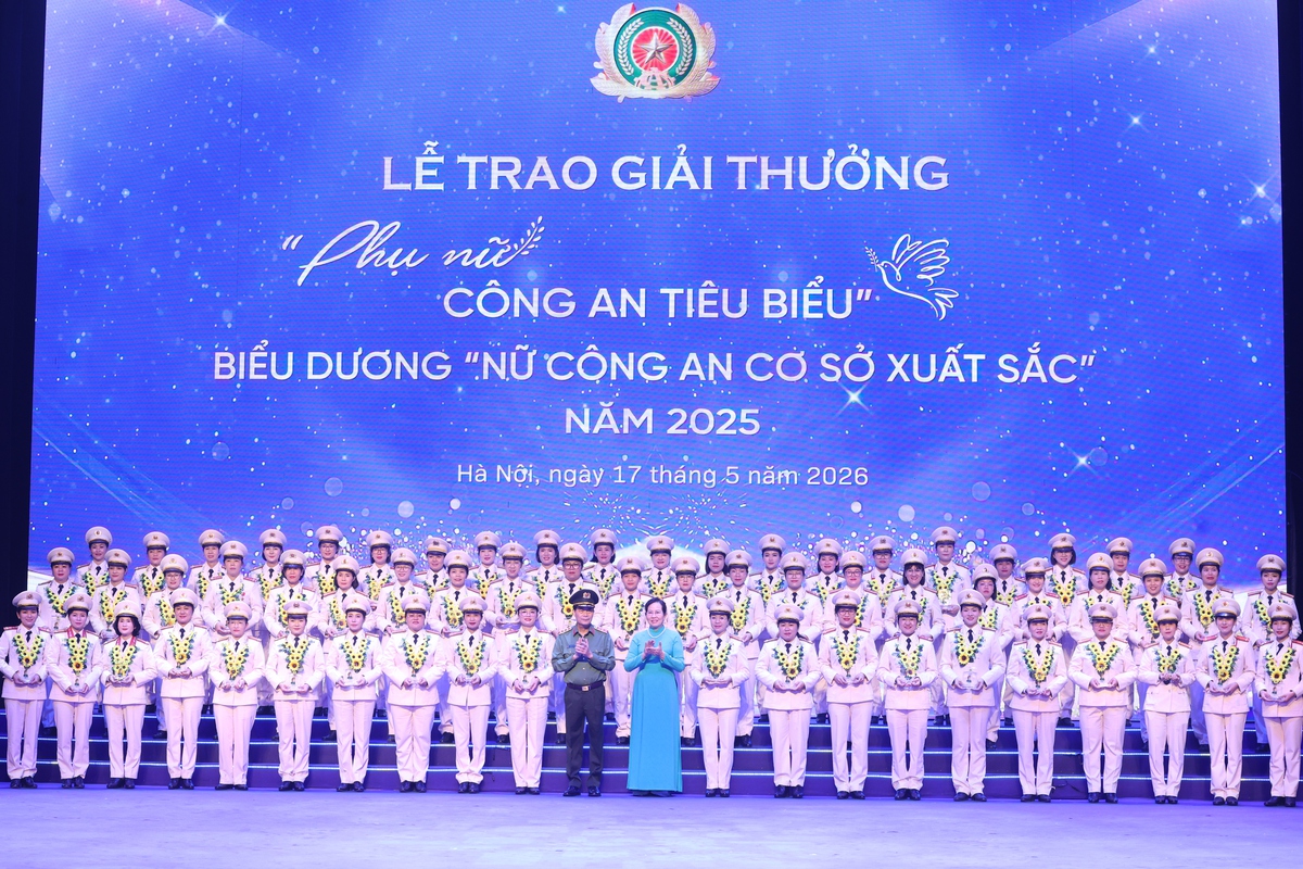 Trao 25 Giải thưởng "Phụ nữ Công an tiêu biểu" và biểu dương 68 "Nữ Công an cơ sở xuất sắc"- Ảnh 7.