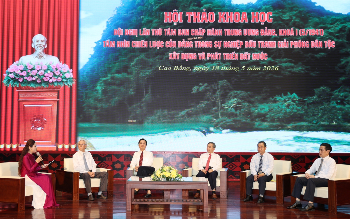 Vai trò lịch sử và tầm nhìn chiến lược của Hội nghị Trung ương 8 khóa I- Ảnh 4. Vai trò lịch sử và tầm nhìn chiến lược của Hội nghị Trung ương 8 khóa I- Ảnh 4.
