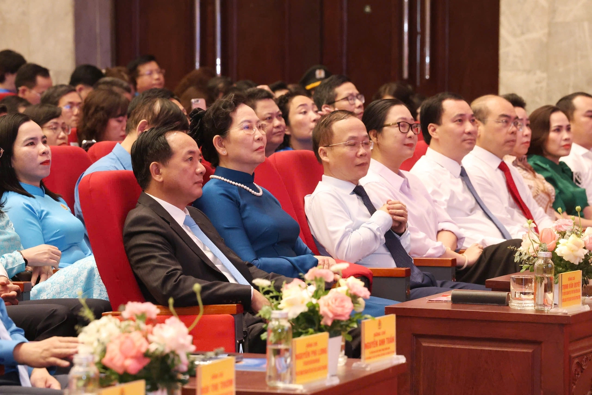 Học tập và làm theo Bác Hồ trở thành động lực tự thân của người lao động- Ảnh 1. Học tập và làm theo Bác Hồ trở thành động lực tự thân của người lao động- Ảnh 1.
