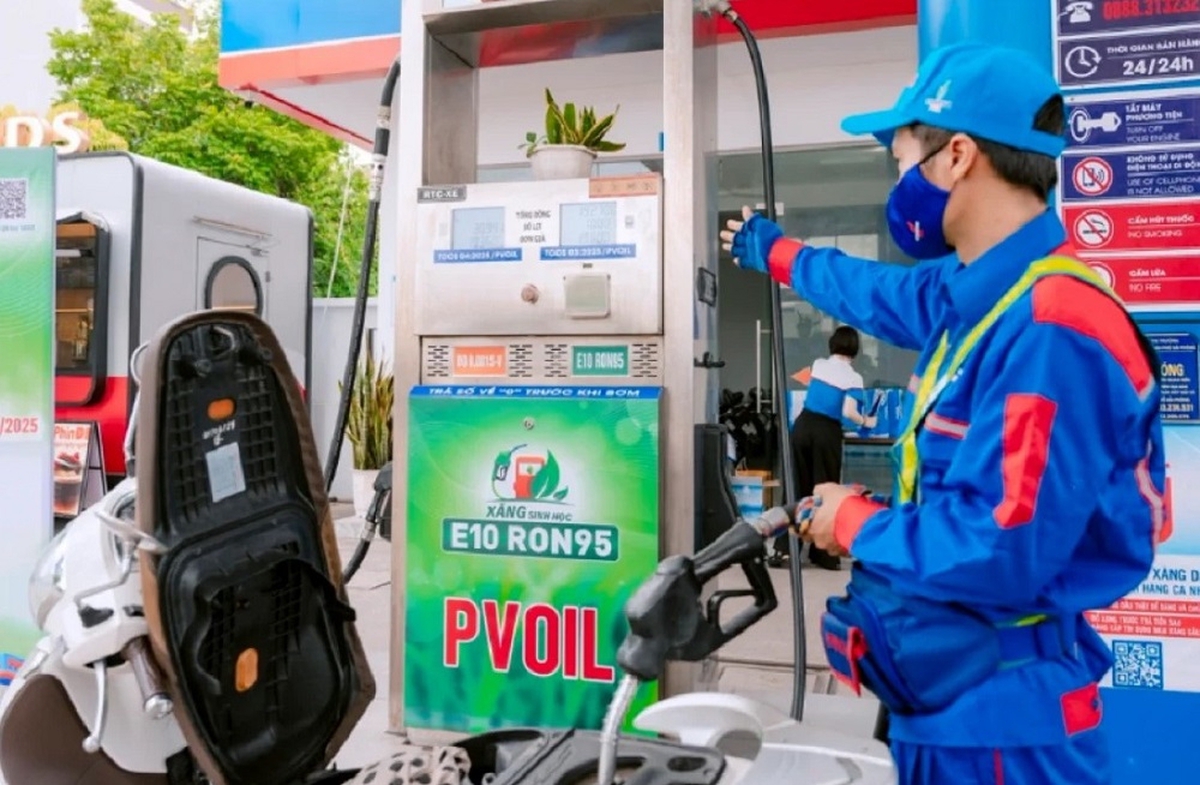 Gỡ rào cản cho xăng E10: Cần cú hích đủ mạnh từ chính sách giá- Ảnh 2. Gỡ rào cản cho xăng E10: Cần cú hích đủ mạnh từ chính sách giá- Ảnh 2.