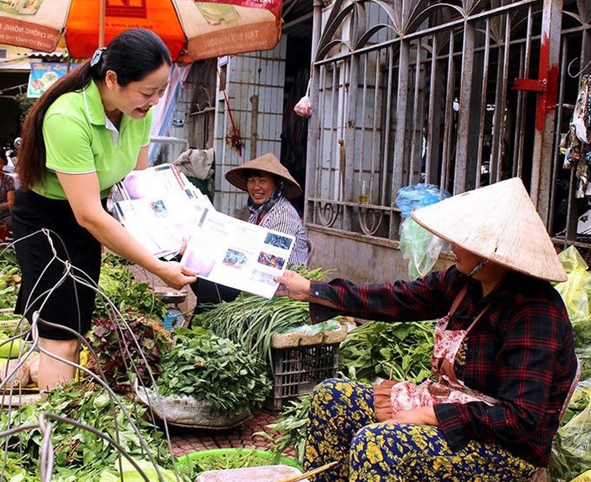 Hội LHPN Lạng Sơn: Tăng cường tuyên truyền thực hiện an toàn thực phẩm tại cơ sở- Ảnh 3. Hội LHPN Lạng Sơn: Tăng cường tuyên truyền thực hiện an toàn thực phẩm tại cơ sở- Ảnh 3.