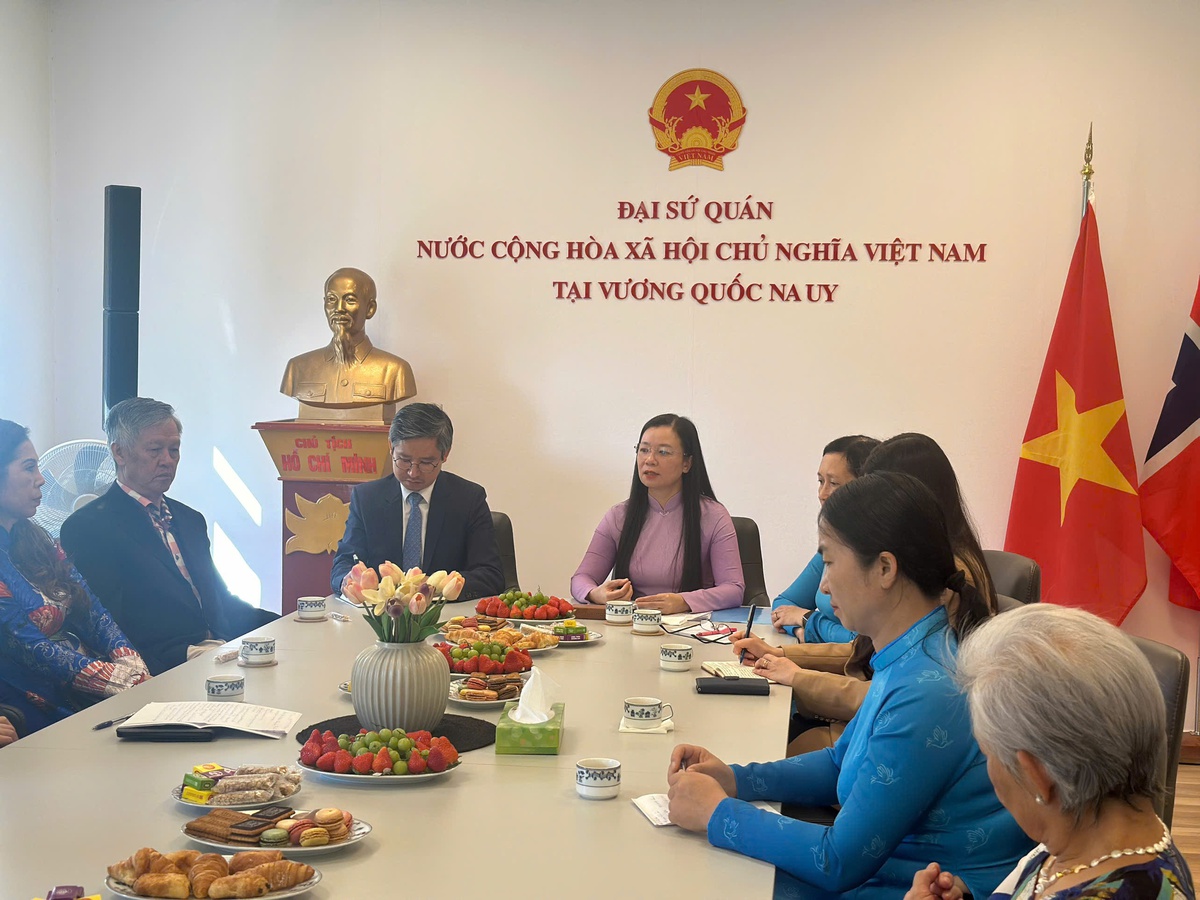 Đoàn công tác TƯ Hội LHPN Việt Nam trao đổi kinh nghiệm thúc đẩy bình đẳng giới tại Na Uy- Ảnh 5. Đoàn công tác TƯ Hội LHPN Việt Nam trao đổi kinh nghiệm thúc đẩy bình đẳng giới tại Na Uy- Ảnh 5.
