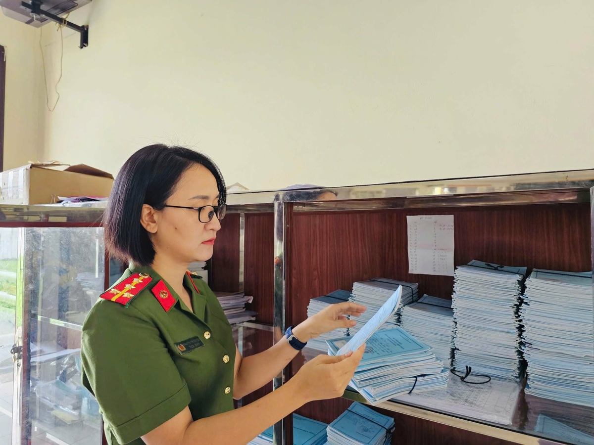 Nữ đại úy 10 năm đồng hành cùng các phạm nhân: Sau mỗi bản án là khát khao làm lại cuộc đời- Ảnh 3. Nữ đại úy 10 năm đồng hành cùng các phạm nhân: Sau mỗi bản án là khát khao làm lại cuộc đời- Ảnh 3.