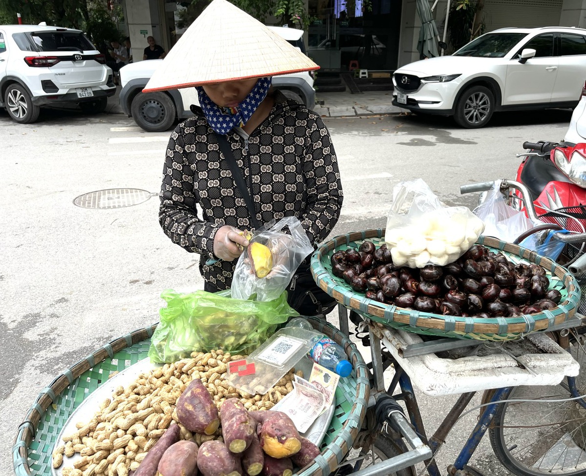 Khám sức khỏe miễn phí - Niềm vui lớn của lao động phi chính thức- Ảnh 1. Khám sức khỏe miễn phí - Niềm vui lớn của lao động phi chính thức- Ảnh 1.