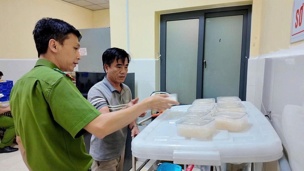 Khởi tố giám đốc công ty sản xuất gần 11.000 hũ nước yến giả- Ảnh 1. Khởi tố giám đốc công ty sản xuất gần 11.000 hũ nước yến giả- Ảnh 1.