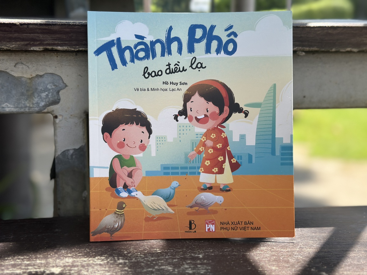 Sách Thành phố bao điều lạ. Ảnh: NXB