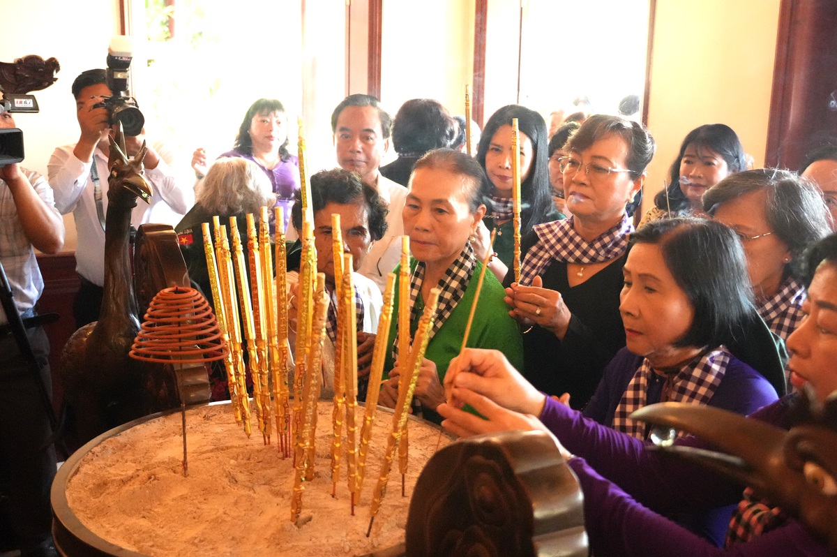 Nhiều lãnh đạo cấp cao dự Họp mặt Hội Phụ nữ giải phóng Khu Đông Nam bộ lần thứ 26- Ảnh 3. Nhiều lãnh đạo cấp cao dự Họp mặt Hội Phụ nữ giải phóng Khu Đông Nam bộ lần thứ 26- Ảnh 3.