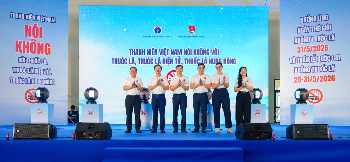 Nâng cao nhận thức thanh thiếu niên về tác hại của thuốc lá điện tử và sản phẩm chứa nicotine thế hệ mới- Ảnh 1. Nâng cao nhận thức thanh thiếu niên về tác hại của thuốc lá điện tử và sản phẩm chứa nicotine thế hệ mới- Ảnh 1.