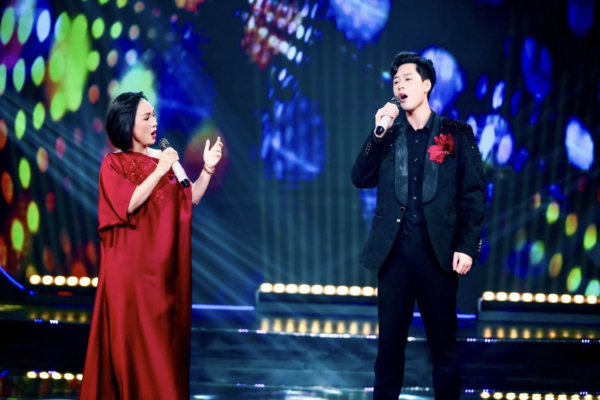 Minh Tuấn song ca cùng mẹ - NSƯT Thanh Tâm Minh Tuấn song ca cùng mẹ - NSƯT Thanh Tâm