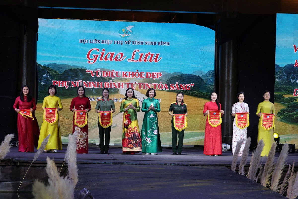 Phụ nữ Ninh Bình khởi nghiệp sáng tạo, chung sức phát triển du lịch miền đất Cố đô- Ảnh 4. Phụ nữ Ninh Bình khởi nghiệp sáng tạo, chung sức phát triển du lịch miền đất Cố đô- Ảnh 4.