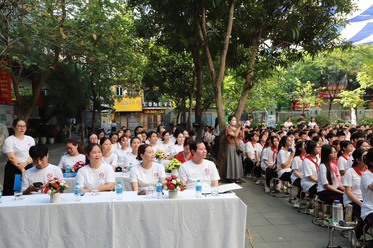 Trường THCS Mai Dịch hưởng ứng Tuần lễ phòng chống tác hại thuốc lá năm 2026- Ảnh 1. Trường THCS Mai Dịch hưởng ứng Tuần lễ phòng chống tác hại thuốc lá năm 2026- Ảnh 1.