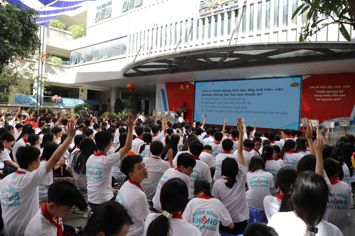 Trường THCS Mai Dịch hưởng ứng Tuần lễ phòng chống tác hại thuốc lá năm 2026- Ảnh 2. Trường THCS Mai Dịch hưởng ứng Tuần lễ phòng chống tác hại thuốc lá năm 2026- Ảnh 2.