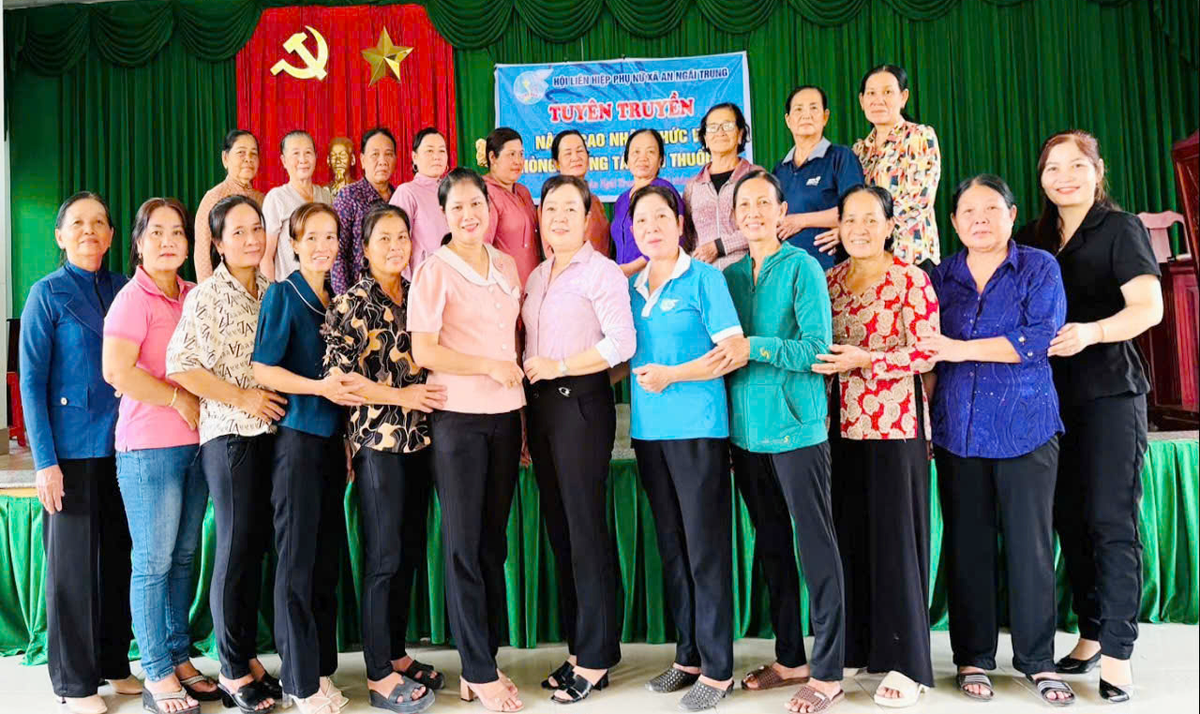 Vĩnh Long: Phụ nữ xã An Ngãi Trung phát huy vai trò trong tuyên truyền tác hại của thuốc lá- Ảnh 2. Vĩnh Long: Phụ nữ xã An Ngãi Trung phát huy vai trò trong tuyên truyền tác hại của thuốc lá- Ảnh 2.