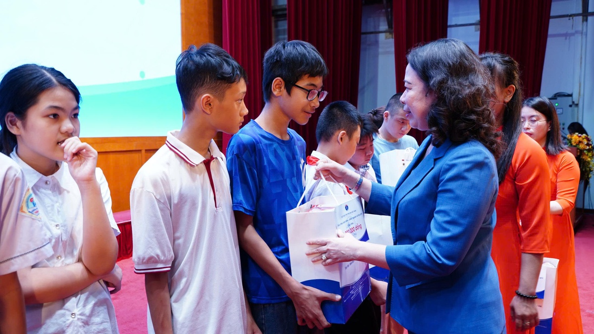 Phát động Tháng hành động vì trẻ em năm 2026: Chung tay xây dựng "hệ miễn dịch số" cho trẻ em- Ảnh 2.