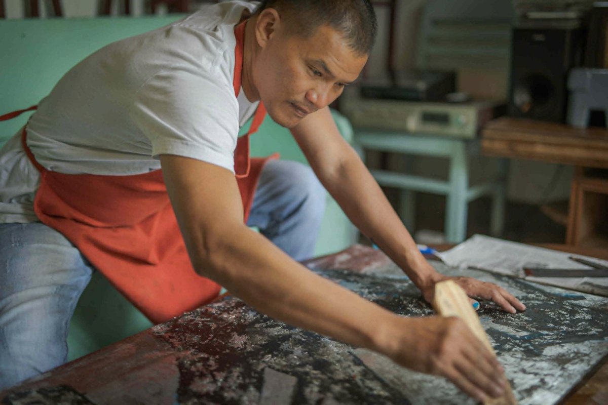 Họa sĩ Trần Quốc Long Họa sĩ Trần Quốc Long