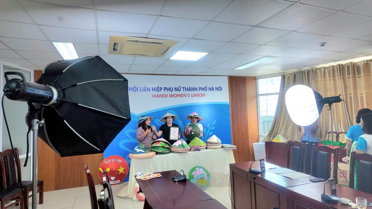 Hội LHPN Hà Nội: Tập huấn kỹ năng livestream quảng bá thương hiệu hàng Việt- Ảnh 4.