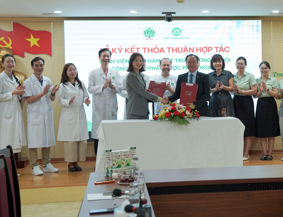 Ngọc Châu ký kết thỏa thuận hợp tác cùng Bệnh Viện Răng Hàm Mặt Trung Ương Hà Nội- Ảnh 1. Ngọc Châu ký kết thỏa thuận hợp tác cùng Bệnh Viện Răng Hàm Mặt Trung Ương Hà Nội- Ảnh 1.