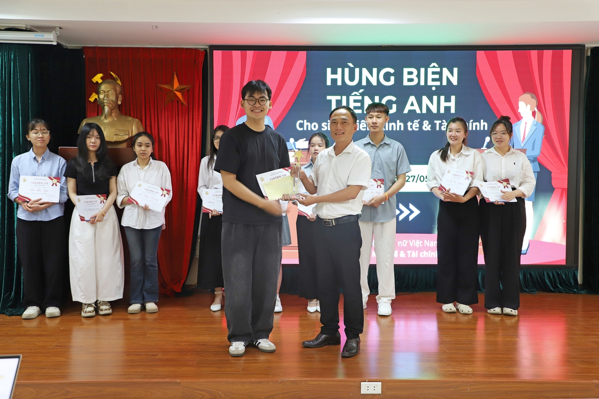 Sinh viên Học viện Phụ nữ Việt Nam thi hùng biện tiếng Anh- Ảnh 2.