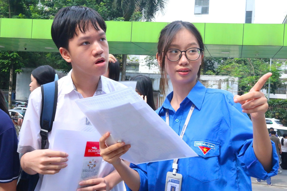 Thi vào lớp 10 ở Hà Nội: Cả gia đình áp lực vì kỳ thi quá căng thẳng- Ảnh 2. Thi vào lớp 10 ở Hà Nội: Cả gia đình áp lực vì kỳ thi quá căng thẳng- Ảnh 2.