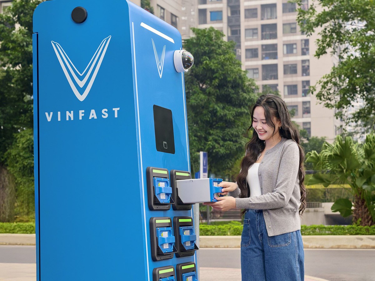 VinFast Evo Lite hút khách nội đô: Xe gọn, đổi pin nhanh, giá chưa đến 15 triệu đồng trong tháng 5- Ảnh 1. VinFast Evo Lite hút khách nội đô: Xe gọn, đổi pin nhanh, giá chưa đến 15 triệu đồng trong tháng 5- Ảnh 1.