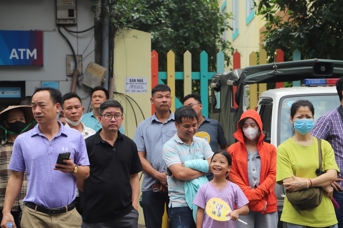 2 con thi chuyển cấp, mẹ vẫn “nhàn tênh” nhờ triết lý chọn trường “biết lùi để tiến”- Ảnh 1. 2 con thi chuyển cấp, mẹ vẫn “nhàn tênh” nhờ triết lý chọn trường “biết lùi để tiến”- Ảnh 1.