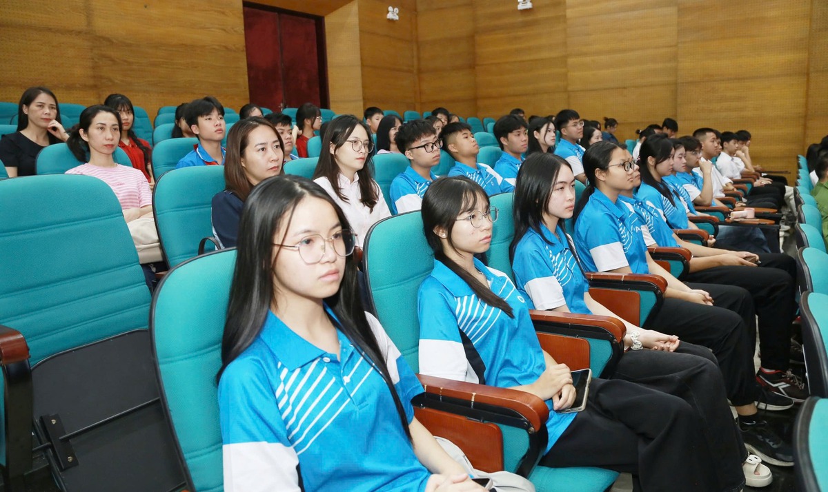 Lạng Sơn triển khai nhiều hoạt động chăm sóc, bảo vệ trẻ em - Ảnh 1. Lạng Sơn triển khai nhiều hoạt động chăm sóc, bảo vệ trẻ em - Ảnh 1.