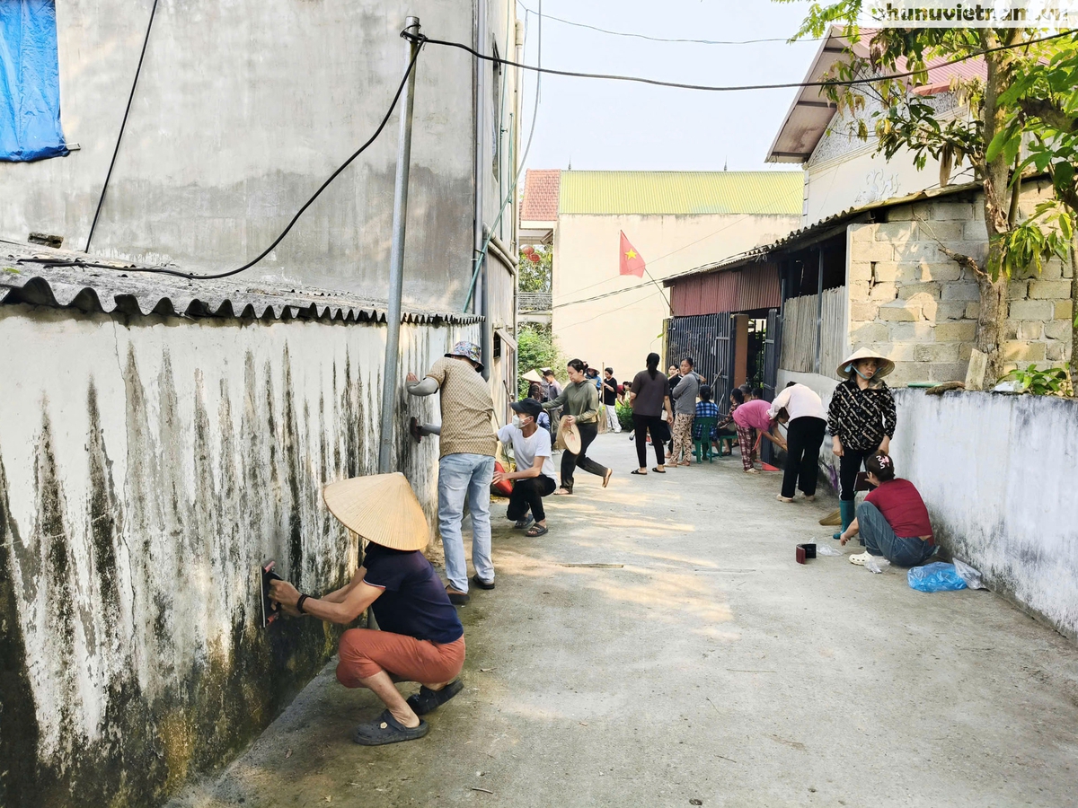Phụ nữ xứ Lạng tô điểm đường quê vùng biên chào mừng Đại hội Phụ nữ toàn quốc XIV- Ảnh 4.