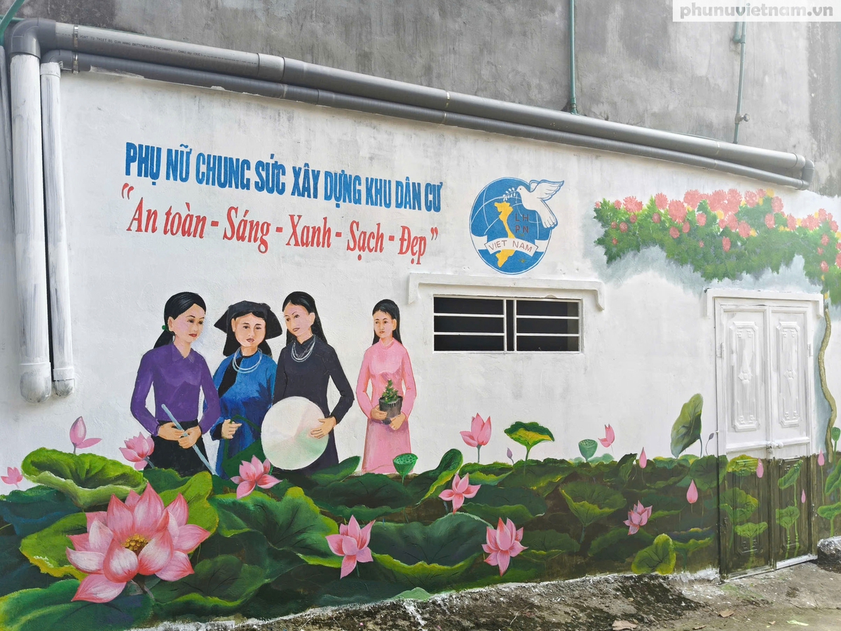 Phụ nữ xứ Lạng tô điểm đường quê vùng biên chào mừng Đại hội Phụ nữ toàn quốc XIV- Ảnh 12.