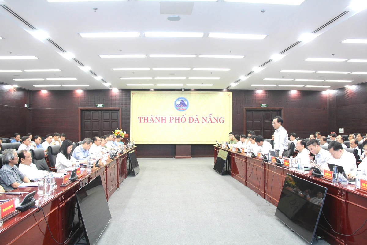 Bộ trưởng Bộ Giáo dục và Đào tạo lưu ý nguy cơ lợi dụng AI để gian lận thi tốt nghiệp THPT- Ảnh 1.