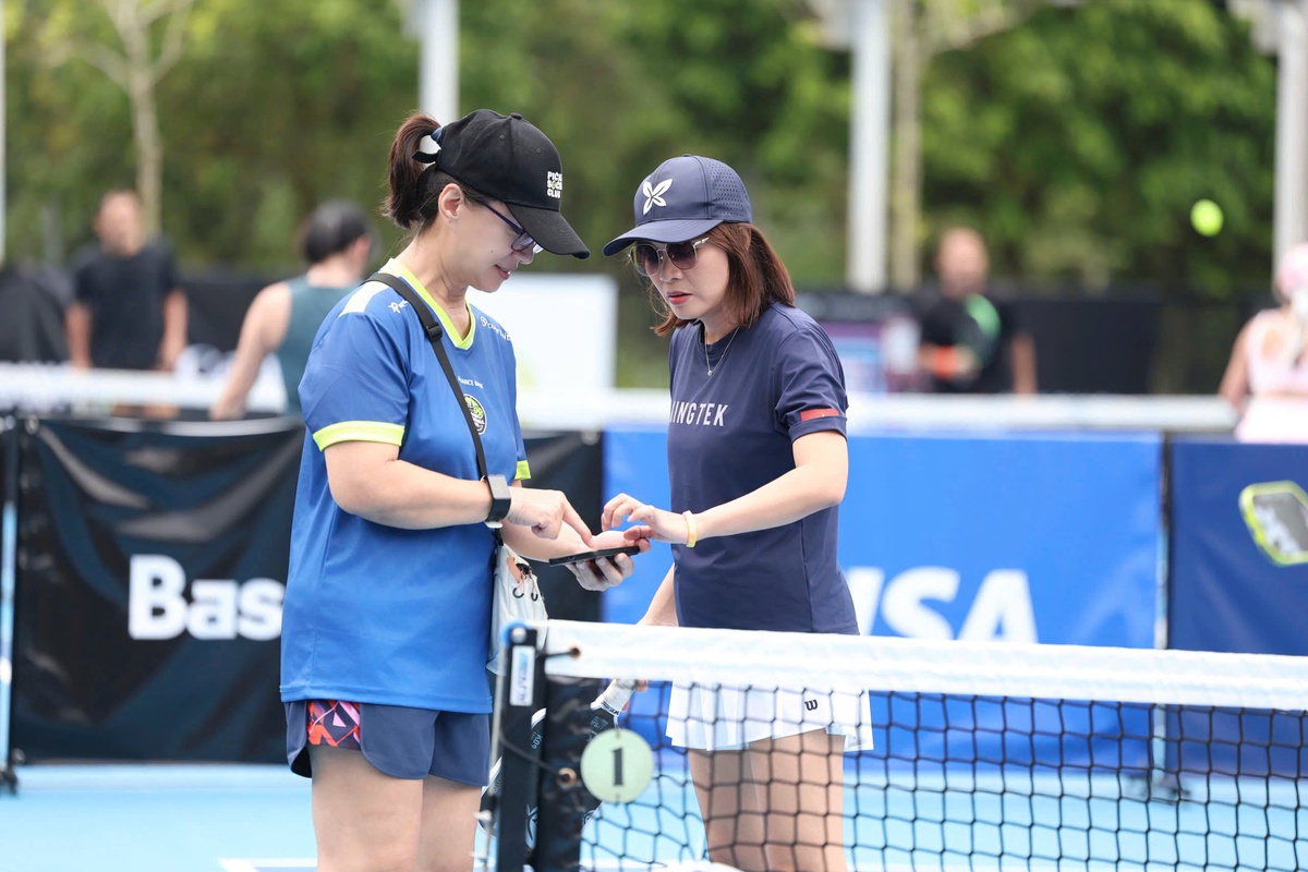 Thời trang trên sân pickleball của Madam Truyền- Ảnh 8.
