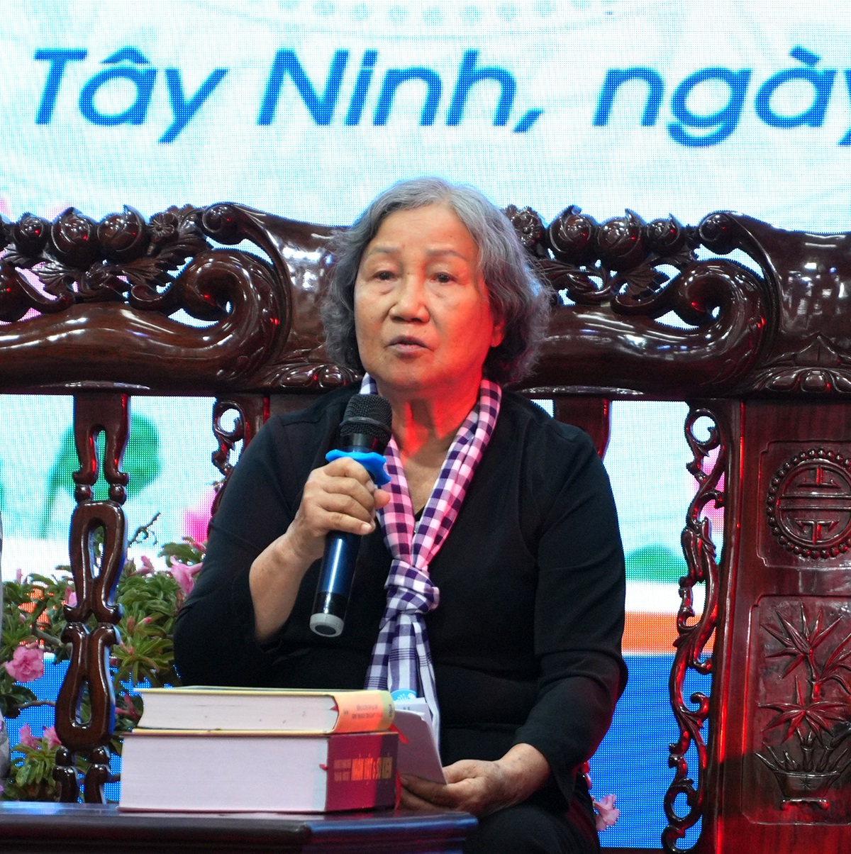 Phụ nữ Việt Nam thời chiến vững niềm tin - thời bình xây khát vọng - Bài 1: Vững niềm tin theo Đảng- Ảnh 1. Phụ nữ Việt Nam thời chiến vững niềm tin - thời bình xây khát vọng - Bài 1: Vững niềm tin theo Đảng- Ảnh 1.