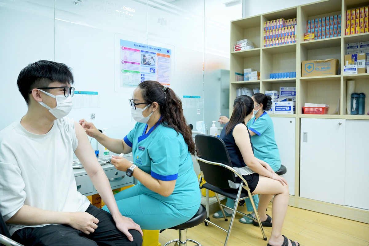 Vaccine HPV được đưa vào tiêm chủng bắt buộc bắt đầu từ ngày 1/7, đối tượng nào cần lưu ý?- Ảnh 2. Vaccine HPV được đưa vào tiêm chủng bắt buộc bắt đầu từ ngày 1/7, đối tượng nào cần lưu ý?- Ảnh 2.
