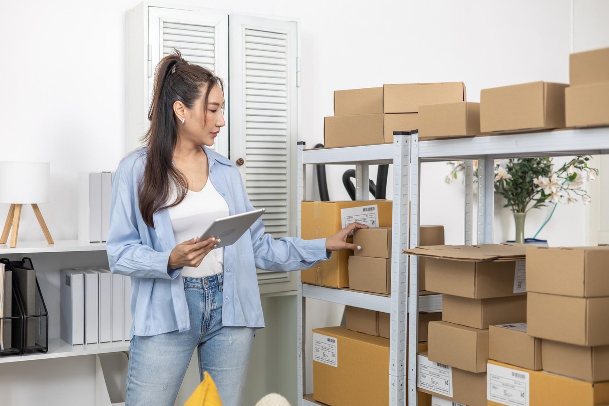 Cuộc chiến bảo vệ thương hiệu trên môi trường số - Bài 1: Hàng giả lộng hành nhờ làm giả "niềm tin số"- Ảnh 1. Cuộc chiến bảo vệ thương hiệu trên môi trường số - Bài 1: Hàng giả lộng hành nhờ làm giả "niềm tin số"- Ảnh 1.