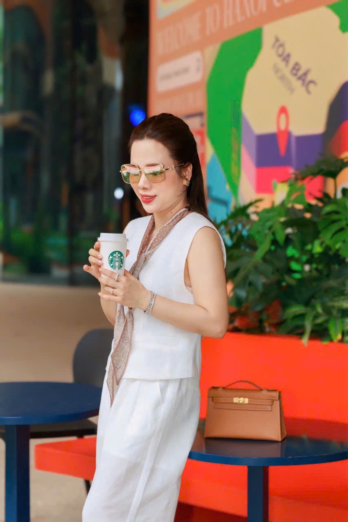 Nữ doanh nhân Tuấn Hương gợi ý các công thức lên đồ giúp phái đẹp "hack tuổi" ngày hè- Ảnh 3.