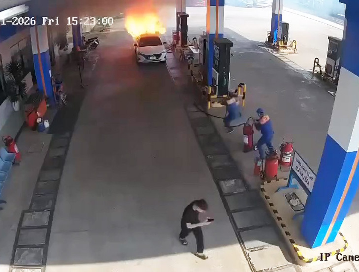 Khởi tố bị can trong vụ cháy xe ô tô tại cây xăng khiến 2 người tử vong- Ảnh 1.