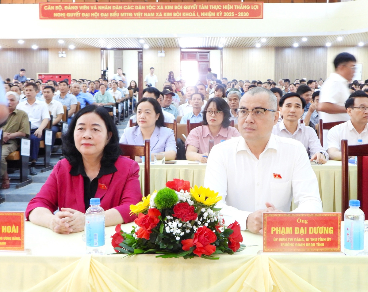 Chủ tịch Ủy ban Trung ương MTTQ Việt Nam Bùi Thị Minh Hoài tiếp xúc cử tri tại Phú Thọ- Ảnh 1.